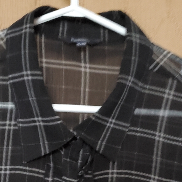 Woman's Dress Blouse - Picture 5 of 7